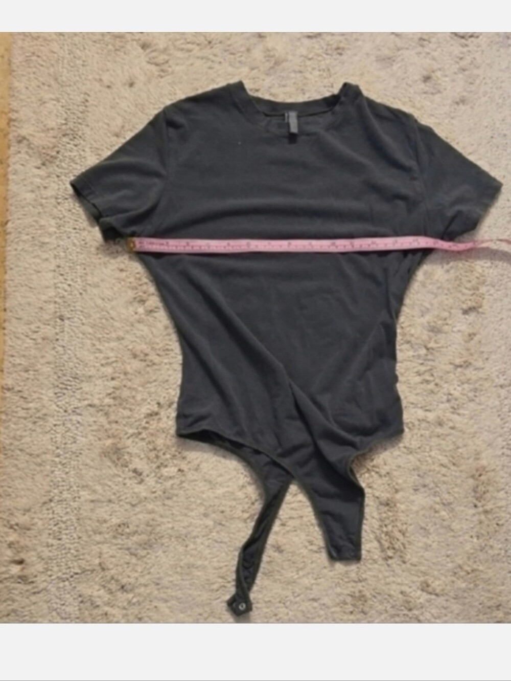 Skims Short Sleeve Bodysuit size M